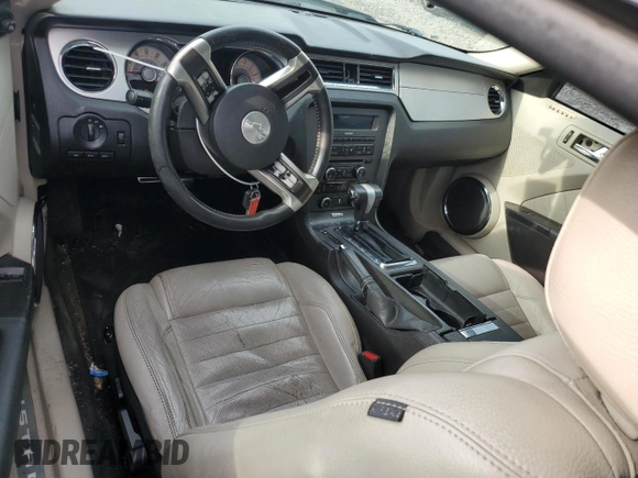 2010 Ford Mustang V6 с VIN 1ZVBP8AN8A5173733, выставлен на аукционе Copart как лот 56550295 с пробегом 217 597 миль миль и Чистый • Clean title. История ставок и продаж доступна на DreamBid. Изображение 8.