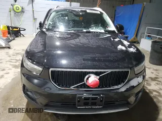 2021 Volvo XC40 Momentum z VIN YV4162UK2M2562967, wystawiony jako Copart lot #85643554 z przebiegiem 25 497 mil mil oraz Szkoda całkowita • Salvage title. Historia ofert i sprzedaży dostępna na DreamBid. Obrazek 5.