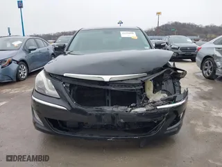 2013 Hyundai Genesis 5.0L R-Spec with VIN KMHGC4DH5DU256092, listed as a IAAI auction lot 41554850 with 163,573 mi miles. Bid and sale history available at carsss.com. Image 12.