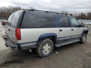 1997 GMC Suburban z VIN 1GKFK16R3VJ761305, wystawiony jako Copart lot #85785574 z przebiegiem 269 721 mil mil oraz Szkoda całkowita • Salvage title. Historia ofert i sprzedaży dostępna na DreamBid. Obrazek 3.
