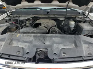 2010 GMC Sierra 1500 SLE z VIN 3GTRKVE33AG293696, wystawiony jako Copart lot #58993025 z przebiegiem 211 496 mil mil oraz Szkoda całkowita • Salvage title. Historia ofert i sprzedaży dostępna na DreamBid. Obrazek 11.