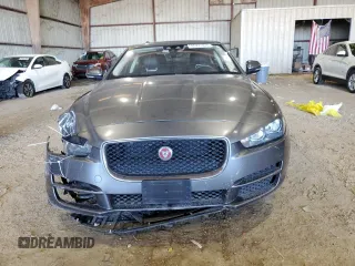 2019 Jaguar XE 25t Premium with VIN SAJAD4FX3KCP51634, listed as a Copart auction lot 85771074 with 87,919 mi miles and Clean Title. Bid and sale history available at carsss.com. Image 5.