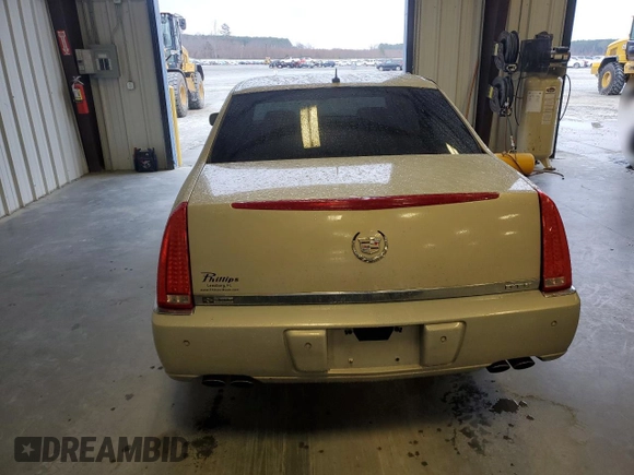 2007 Cadillac DTS V8 z VIN 1G6KD57YX7U201089, wystawiony jako Copart lot #44665825 z przebiegiem 117 048 mil mil oraz Szkoda całkowita • Salvage title. Historia ofert i sprzedaży dostępna na DreamBid. Obrazek 6.