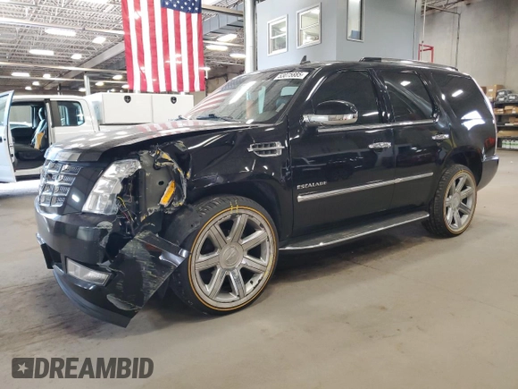 2011 Cadillac Escalade Luxury z VIN 1GYS4BEF5BR338010, wystawiony jako Copart lot #53075885 z przebiegiem 102 589 mil mil oraz Szkoda całkowita • Salvage title. Historia ofert i sprzedaży dostępna na DreamBid. Obrazek 1.