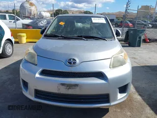 2008 Scion xD z VIN JTKKU10488J025118, wystawiony jako IAAI lot #42270791 z przebiegiem Nie podano mil oraz . Historia ofert i sprzedaży dostępna na DreamBid. Obrazek 6.