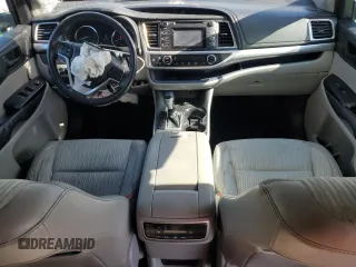 2014 Toyota Highlander LE z VIN 5TDBKRFHXES008602, wystawiony jako Copart lot #58779455 z przebiegiem 182 203 mil mil oraz Szkoda całkowita • Salvage title. Historia ofert i sprzedaży dostępna na DreamBid. Obrazek 8.