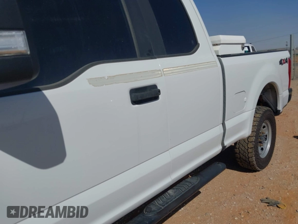 2017 Ford F-250 XLT с VIN 1FT7X2B61HEC10144, выставлен на аукционе IAAI как лот 42256812 с пробегом 123 380 миль миль и . История ставок и продаж доступна на DreamBid. Изображение 6.