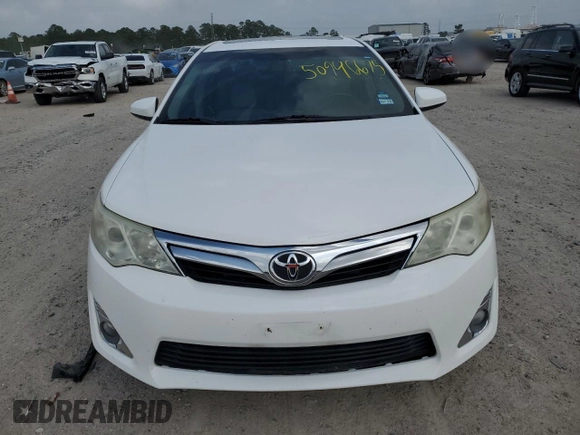 2014 Toyota Camry L with VIN 4T4BF1FK3ER398621, listed as a Copart auction lot 50946675 with 71,141 mi miles and Clean Title. Bid and sale history available at DreamBid. Image 5.
