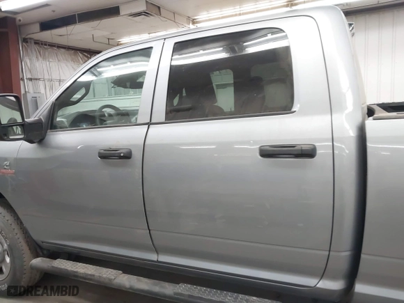 2024 Ram 2500 Tradesman with VIN 3C6UR5HL6RG189322, listed as a IAAI auction lot 41383347 with 20,558 mi miles. Bid and sale history available at carsss.com. Image 14.