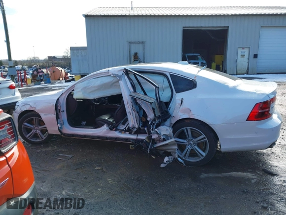 2018 Volvo S90 Momentum with VIN LVY982MK5JP036453, listed as a IAAI auction lot 41269326 with 82,231 mi miles. Bid and sale history available at carsss.com. Image 15.