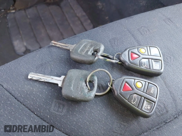 2001 Volvo V70 с VIN YV1SW53D411061537, выставлен на аукционе IAAI как лот 42397688 с пробегом 216 520 миль миль и . История ставок и продаж доступна на DreamBid. Изображение 11.