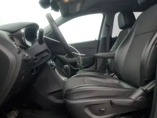 2021 Chevrolet Trax LT z VIN KL7CJLSM4MB365607, wystawiony jako Copart lot #57070515 z przebiegiem 67 813 mil mil oraz Szkoda całkowita • Salvage title. Historia ofert i sprzedaży dostępna na DreamBid. Obrazek 7.