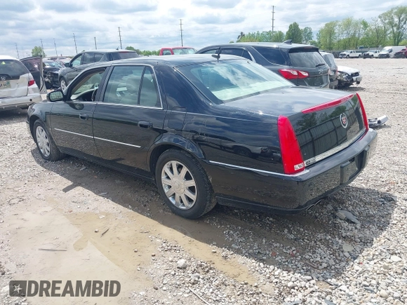 2006 Cadillac DTS 1SD z VIN 1G6KD57Y96U213474, wystawiony jako IAAI lot #42204202 z przebiegiem 102 627 mil mil oraz . Historia ofert i sprzedaży dostępna na DreamBid. Obrazek 3.