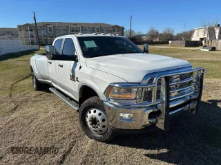 2018 Ram 3500 Laramie z VIN 3C63RRJL2JG176665, wystawiony jako Copart lot #43861925 z przebiegiem 238 924 mil mil oraz Czysty tytuł • Clean title. Historia ofert i sprzedaży dostępna na DreamBid. Obrazek 1.