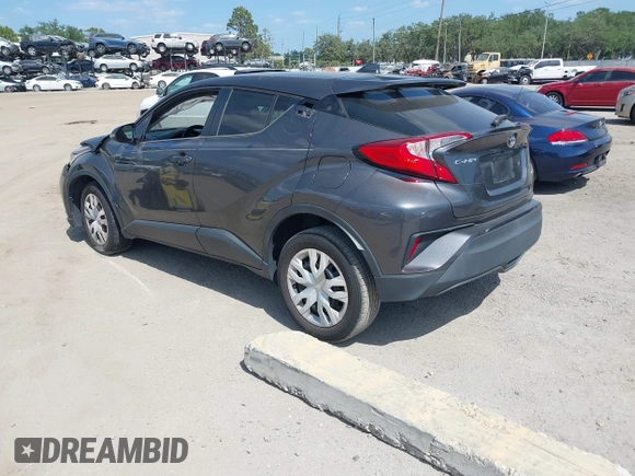2020 Toyota C-HR LE z VIN NMTKHMBX4LR111797, wystawiony jako IAAI lot #42122726 z przebiegiem 62 138 mil mil oraz . Historia ofert i sprzedaży dostępna na DreamBid. Obrazek 3.