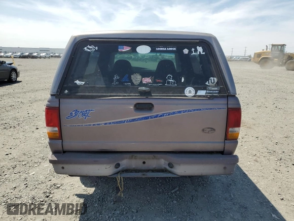 1995 Ford Ranger XLT z VIN 1FTCR10X0SPA73451, wystawiony jako Copart lot #60576195 z przebiegiem 140 064 mil mil oraz Czysty tytuł • Clean title. Historia ofert i sprzedaży dostępna na DreamBid. Obrazek 6.