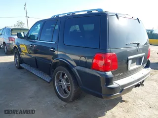 2006 Lincoln Navigator Luxury with VIN 5LMFU27536LJ25912, listed as a IAAI auction lot 42004689 with 160,020 mi miles. Bid and sale history available at carsss.com. Image 3.