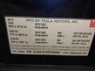 2014 Tesla Model S 60 with VIN 5YJSA1S12EFP42605, listed as a IAAI auction lot 40905031 with 68,155 mi miles and . Bid and sale history available at DreamBid. Image 9.