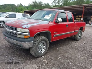 2002 Chevrolet Silverado 1500 LT with VIN 2GCEK19T121265410, listed as a IAAI auction lot 42051597 with Not Provided miles. Bid and sale history available at carsss.com. Image 2.