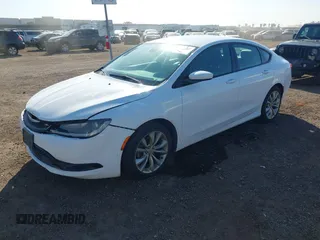 2015 Chrysler 200 S with VIN 1C3CCCBB2FN665650, listed as a IAAI auction lot 41616172 with 140,747 mi miles. Bid and sale history available at carsss.com. Image 2.