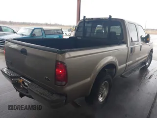 2004 Ford F-250 XL z VIN 1FTNW20L34EC72478, wystawiony jako IAAI lot #41435891 z przebiegiem 136 275 mil mil oraz . Historia ofert i sprzedaży dostępna na DreamBid. Obrazek 4.