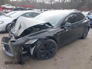 2024 Tesla Model 3 z VIN 5YJ3E1EA8RF755840, wystawiony jako IAAI lot #41677744 z przebiegiem 9 695 mil mil oraz . Historia ofert i sprzedaży dostępna na DreamBid. Obrazek 18.