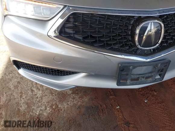 2018 Acura TLX with VIN 19UUB1F33JA008710, listed as a IAAI auction lot 41772704 with 111,533 mi miles and . Bid and sale history available at DreamBid. Image 6.