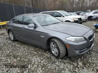 2013 BMW 5 Series 528i xDrive z VIN WBAXH5C55DD115085, wystawiony jako Copart lot #51381515 z przebiegiem 148 778 mil mil oraz Szkody całkowita. Historia ofert i sprzedaży dostępna na DreamBid. Obrazek 4.