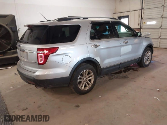 2014 Ford Explorer XLT with VIN 1FM5K7D89EGA52570, listed as a IAAI auction lot 41307178 with 286,243 mi miles and . Bid and sale history available at DreamBid. Image 4.