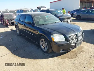 2005 Dodge Magnum SE with VIN 2D4FV48V55H661046, listed as a IAAI auction lot 41644364 with 125,400 mi miles. Bid and sale history available at carsss.com. Image 1.