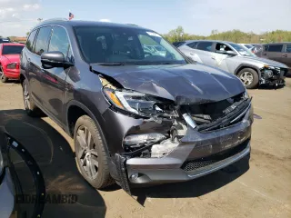 2017 Honda Pilot Touring with VIN 5FNYF6H9XHB023385, listed as a Copart auction lot 55482975 with 105,039 mi miles and Salvage Title. Bid and sale history available at carsss.com. Image 4.