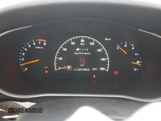 2014 Kia Cadenza Premium with VIN KNALN4D70E5127125, listed as a Copart auction lot 81366724 with 221,729 mi miles and Clean Title. Bid and sale history available at carsss.com. Image 9.