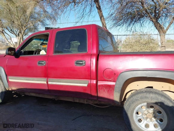 2006 Chevrolet Silverado 1500 LT1 with VIN 2GCEK13T861170115, listed as a IAAI auction lot 41852030 with 213,353 mi miles. Bid and sale history available at carsss.com. Image 15.