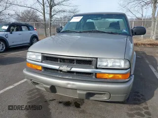 2001 Chevrolet S-10 LS with VIN 1GCCS19571K141956, listed as a IAAI auction lot 41520093 with 110,098 mi miles and . Bid and sale history available at DreamBid. Image 6.