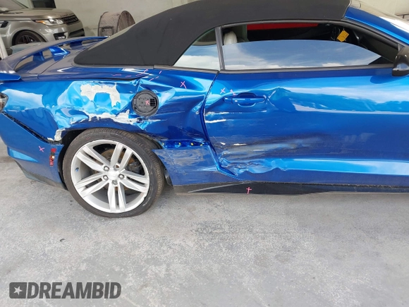 2016 Chevrolet Camaro 2LT z VIN 1G1FD3DX1G0173519, wystawiony jako IAAI lot #42345115 z przebiegiem 78 205 mil mil oraz . Historia ofert i sprzedaży dostępna na DreamBid. Obrazek 6.