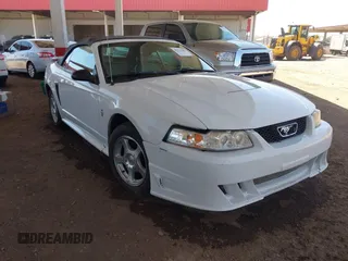 2003 Ford Mustang Deluxe z VIN 1FAFP44443F428915, wystawiony jako IAAI lot #42727303 z przebiegiem 206 790 mil mil oraz . Historia ofert i sprzedaży dostępna na DreamBid. Obrazek 1.