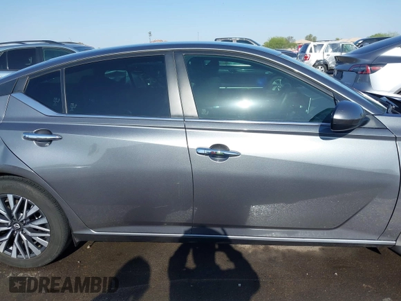 2023 Nissan Altima SV z VIN 1N4BL4DV3PN353476, wystawiony jako IAAI lot #42259077 z przebiegiem 26 201 mil mil oraz . Historia ofert i sprzedaży dostępna na DreamBid. Obrazek 14.