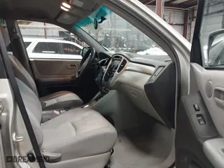 2006 Toyota Highlander w/3rd Row with VIN JTEEP21A160150739, listed as a IAAI auction lot 41347329 with 227,627 mi miles. Bid and sale history available at carsss.com. Image 5.