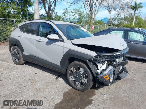 2025 Hyundai Kona SEL with VIN KM8HB3AB1SU228708, listed as a IAAI auction lot 41447697 with 632 mi miles and . Bid and sale history available at carsss.com. Image 1.