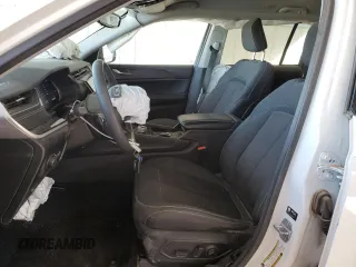 2023 Jeep Grand Cherokee Laredo z VIN 1C4RJGAG7PC535294, wystawiony jako Copart lot #87948155 z przebiegiem 43 469 mil mil oraz Czysty tytuł • Clean title. Historia ofert i sprzedaży dostępna na DreamBid. Obrazek 7.