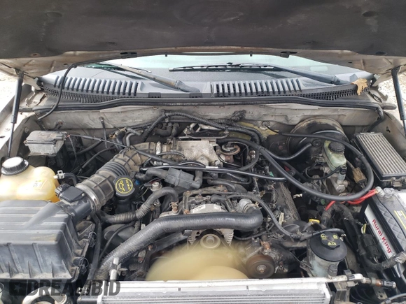 2003 Mercury Mountaineer Convenience with VIN 4M2DU86W43ZJ36741, listed as a Copart auction lot 81088304 with 179,696 mi miles and Non repairable. Bid and sale history available at DreamBid. Image 12.
