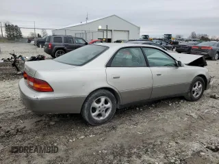 1999 Lexus ES 300 Luxury Sport Sdn with VIN JT8BF28G2X5055176, listed as a Copart auction lot 81832974 with 303,489 mi miles and Salvage Title. Bid and sale history available at carsss.com. Image 3.