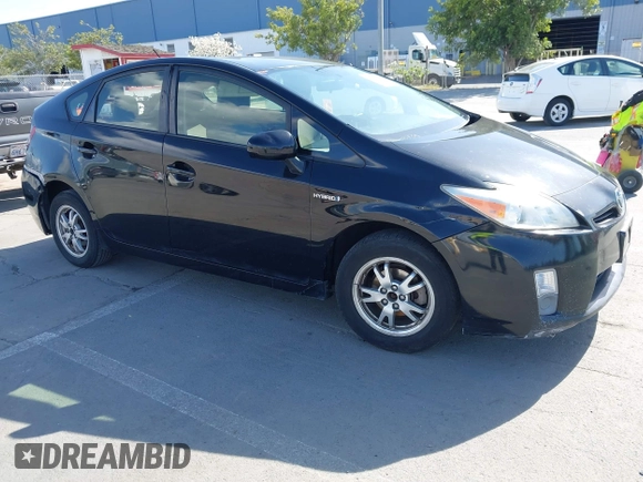 2015 Toyota Prius Four with VIN JTDKN3DU8F1875855, listed as a IAAI auction lot 41942209 with 275,120 mi miles. Bid and sale history available at carsss.com. Image 1.