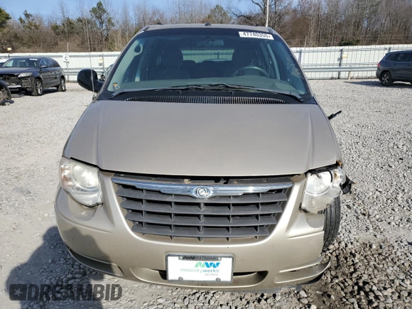 2006 Chrysler Town & Country LWB Touring with VIN 2A4GP54L16R714059, listed as a Copart auction lot 47740355 with 110,775 mi miles and Salvage Title. Bid and sale history available at carsss.com. Image 5.