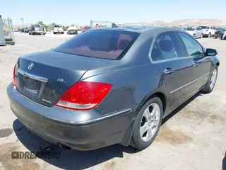 2005 Acura RL with VIN JH4KB16505C012679, listed as a IAAI auction lot 41976411 with 103,342 mi miles and . Bid and sale history available at DreamBid. Image 4.