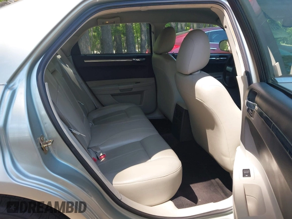 2006 Chrysler 300 Touring with VIN 2C3KA53G26H405362, listed as a IAAI auction lot 42158986 with 129,389 mi miles. Bid and sale history available at carsss.com. Image 8.