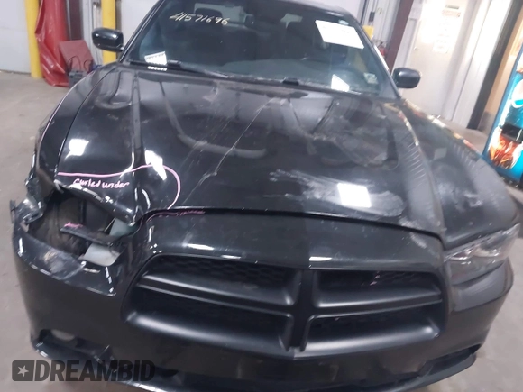 2011 Dodge Charger RT Plus with VIN 2B3CM5CT2BH521841, listed as a IAAI auction lot 41571696 with 186,120 mi miles. Bid and sale history available at carsss.com. Image 12.