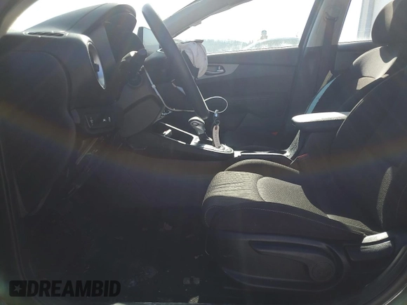 2021 Kia Forte LXS with VIN 3KPF24AD1ME327212, listed as a Copart auction lot 46270035 with 59,315 mi miles and Salvage title. Bid and sale history available at DreamBid. Image 7.