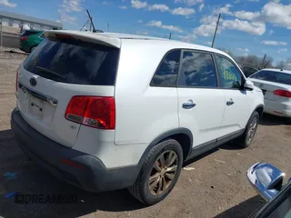 2011 Kia Sorento EX with VIN 5XYKU3A17BG008809, listed as a IAAI auction lot 41880114 with 183,474 mi miles. Bid and sale history available at carsss.com. Image 4.