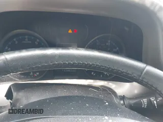 2018 Toyota RAV4 XLE z VIN 2T3WFREV8JW429188, wystawiony jako IAAI lot #42121963 z przebiegiem 133 462 mil mil oraz . Historia ofert i sprzedaży dostępna na DreamBid. Obrazek 7.